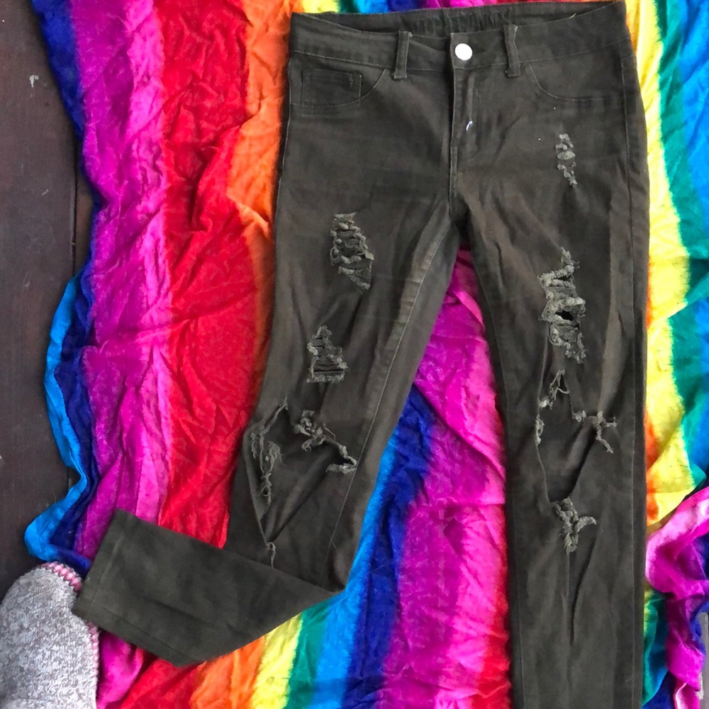 Destroyed jeans